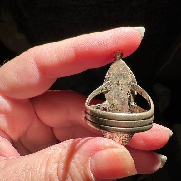 Navajo Vintage Sterling and Turquoise and Coral Ring 10 - Picture 7 of 8